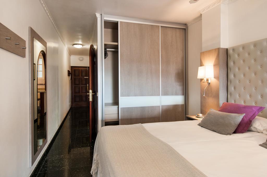 Apartamentos Don Carlos لاس بالماس دي غران كاناريا المظهر الخارجي الصورة